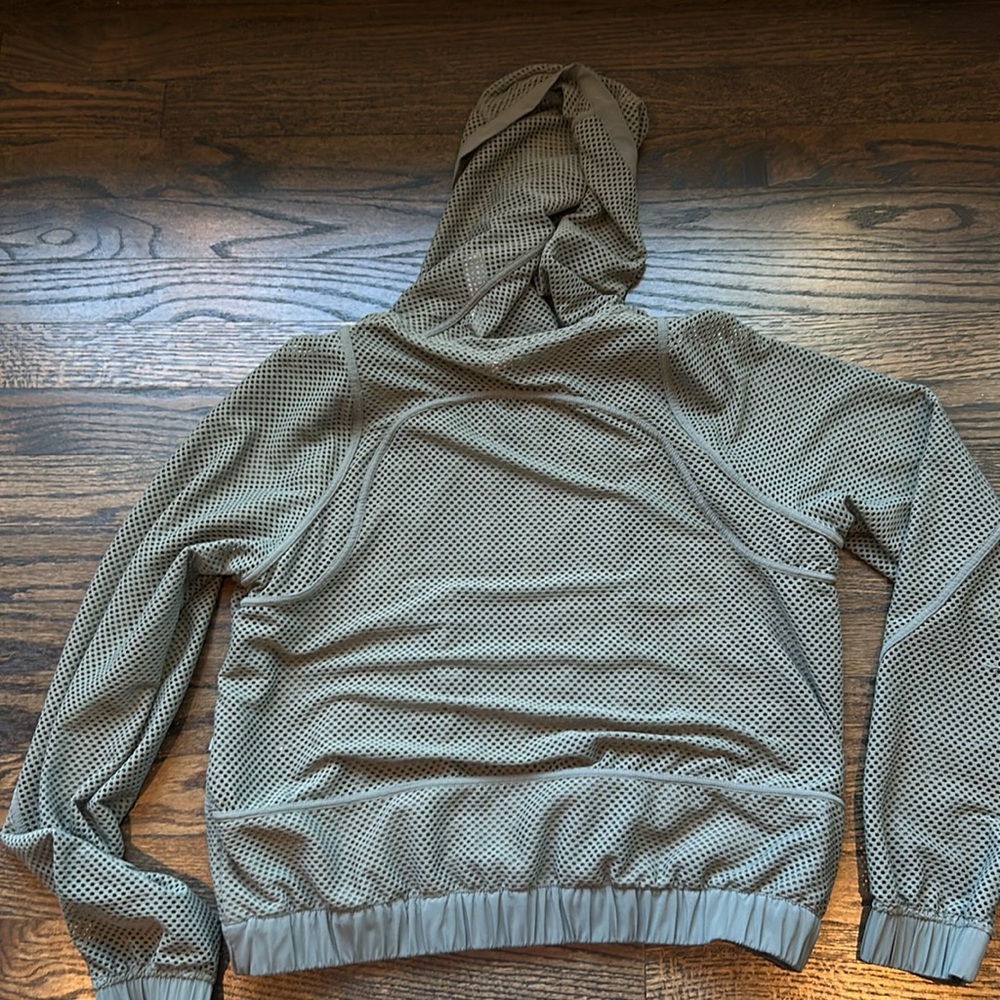 Lululemon Netted Zipper Up Lightweight Jacket - image 3